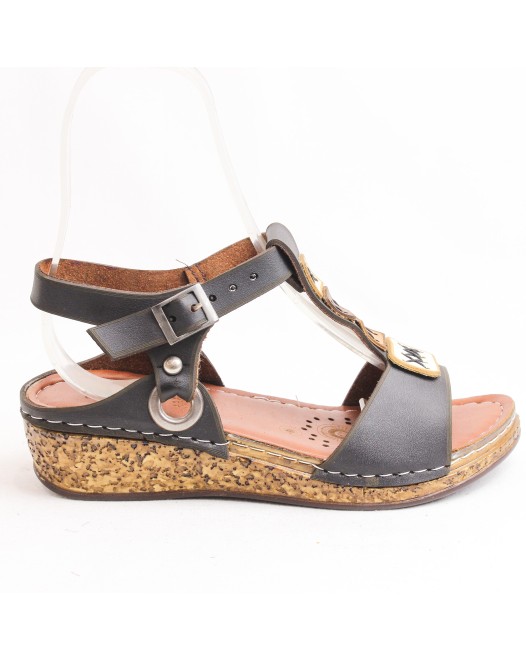 İnox Siyah Günlük Hafif Topuk Bodrum Sandalet İnox Siyah Günlük Hafif Topuk Bodrum Sandalet